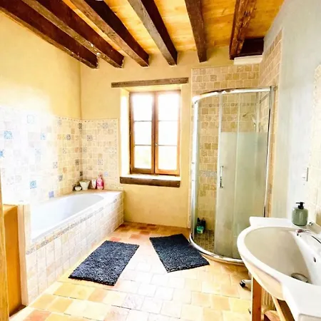Grande Entre Vienne Et Berry Ferienhaus